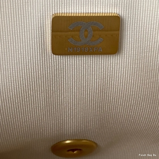 First Bag Ru BAG FLAP CHANEL 0822